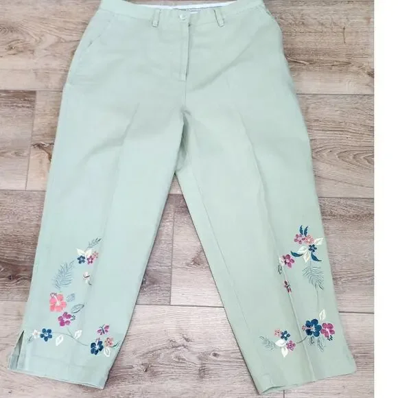 CJ Banks Sage Green Floral Embroidered Wide leg Capri/Ankle Pants Women's Size 4 - Picture 6 of 13